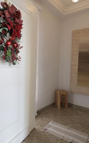 Apartamento à venda com 272m², 4 quartos e 3 vagas Apartamento à venda com 272m², 4 quartos e 3 vagasHall de entrada