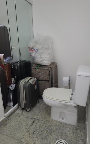 Apartamento à venda com 272m², 4 quartos e 3 vagas Apartamento à venda com 272m², 4 quartos e 3 vagasBanheiro Suíte