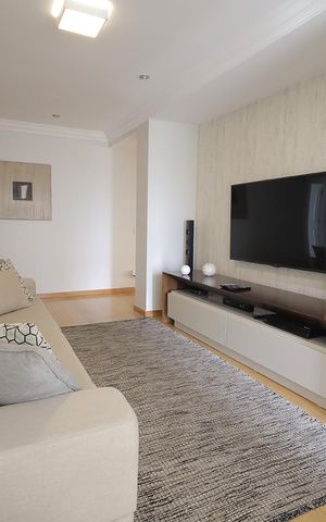 Apartamento à venda com 272m², 4 quartos e 3 vagas Apartamento à venda com 272m², 4 quartos e 3 vagasSala de TV