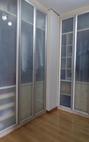 Apartamento à venda com 272m², 4 quartos e 3 vagas Apartamento à venda com 272m², 4 quartos e 3 vagasCloset
