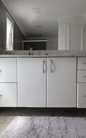 Apartamento à venda com 272m², 4 quartos e 3 vagas Apartamento à venda com 272m², 4 quartos e 3 vagasBanheiro Suíte 2