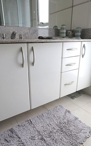 Apartamento à venda com 272m², 4 quartos e 3 vagas Apartamento à venda com 272m², 4 quartos e 3 vagasBanheiro 2