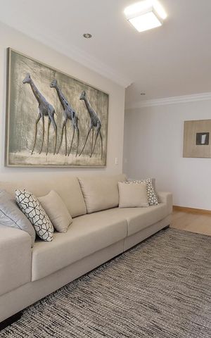 Apartamento à venda com 272m², 4 quartos e 3 vagas Apartamento à venda com 272m², 4 quartos e 3 vagasSala de TV