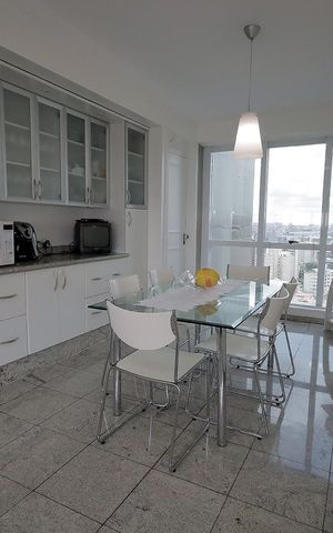 Apartamento à venda com 272m², 4 quartos e 3 vagas Apartamento à venda com 272m², 4 quartos e 3 vagasCozinha