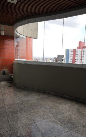 Apartamento à venda com 272m², 4 quartos e 3 vagas Apartamento à venda com 272m², 4 quartos e 3 vagasSacada