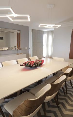 Apartamento à venda com 272m², 4 quartos e 3 vagas Apartamento à venda com 272m², 4 quartos e 3 vagasSala de Jantar