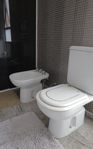 Apartamento à venda com 272m², 4 quartos e 3 vagas Apartamento à venda com 272m², 4 quartos e 3 vagasBanheiro Suíte 2