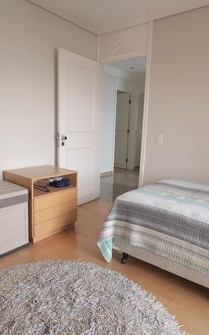 Apartamento à venda com 272m², 4 quartos e 3 vagas Apartamento à venda com 272m², 4 quartos e 3 vagasQuarto 1