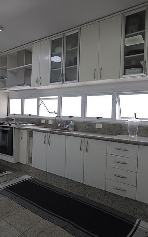 Apartamento à venda com 272m², 4 quartos e 3 vagas Apartamento à venda com 272m², 4 quartos e 3 vagasCozinha