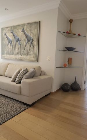 Apartamento à venda com 272m², 4 quartos e 3 vagas Apartamento à venda com 272m², 4 quartos e 3 vagasSala de TV