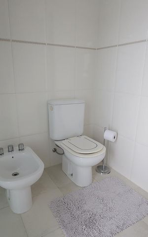 Apartamento à venda com 272m², 4 quartos e 3 vagas Apartamento à venda com 272m², 4 quartos e 3 vagasBanheiro 2