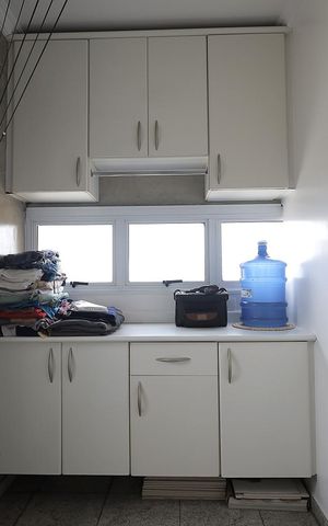 Apartamento à venda com 272m², 4 quartos e 3 vagas Apartamento à venda com 272m², 4 quartos e 3 vagasÁrea de Serviço