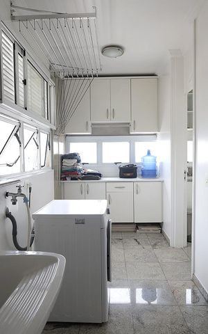 Apartamento à venda com 272m², 4 quartos e 3 vagas Apartamento à venda com 272m², 4 quartos e 3 vagasÁrea de Serviço