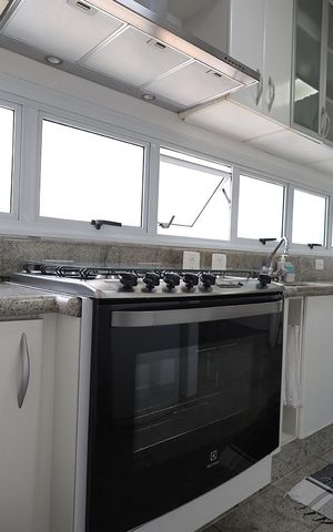Apartamento à venda com 272m², 4 quartos e 3 vagas Apartamento à venda com 272m², 4 quartos e 3 vagasCozinha