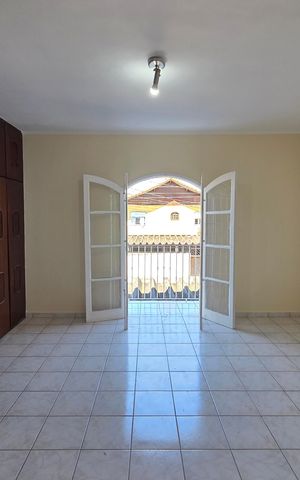 Casa para alugar com 98m², 2 quartos e 2 vagas Casa para alugar com 98m², 2 quartos e 2 vagasSuíte