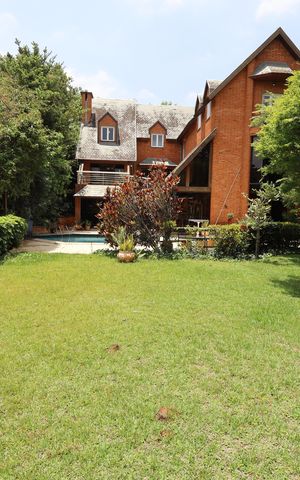 Casa à venda com 715m², 4 quartos e 8 vagasÁrea Externa