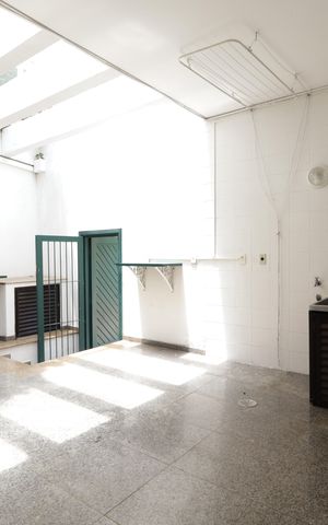 Casa à venda com 715m², 4 quartos e 8 vagasÁrea de Serviço