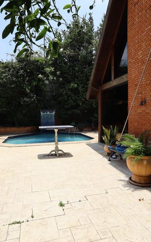 Casa à venda com 715m², 4 quartos e 8 vagasÁrea comum - Piscina