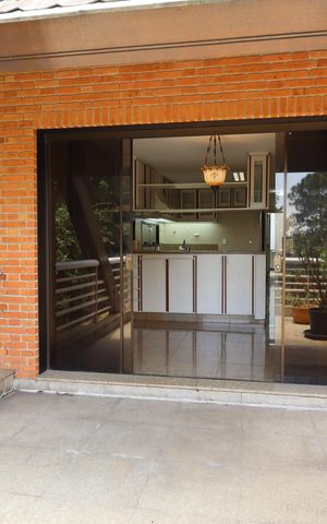 Casa à venda com 715m², 4 quartos e 8 vagasVaranda da Sala de Jantar