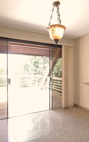 Casa à venda com 715m², 4 quartos e 8 vagasCopa
