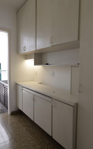 Casa à venda com 715m², 4 quartos e 8 vagasÁrea de Serviço