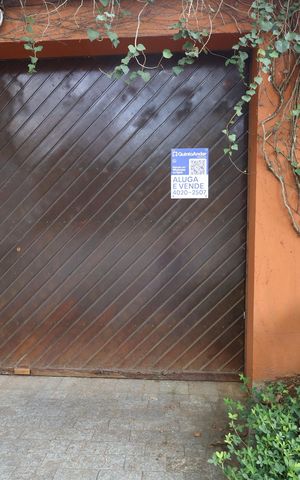 Casa à venda com 715m², 4 quartos e 8 vagasPlaca