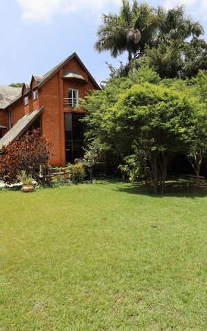 Casa à venda com 715m², 4 quartos e 8 vagasÁrea Externa