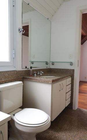 Casa à venda com 715m², 4 quartos e 8 vagasBanheiro da Suíte 3
