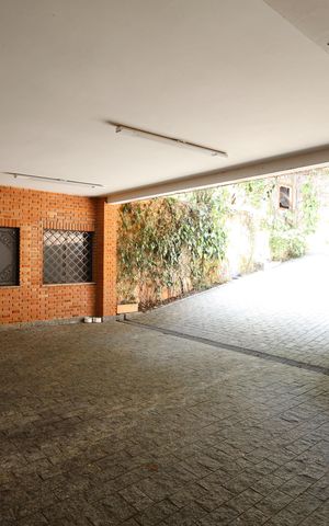 Casa à venda com 715m², 4 quartos e 8 vagasGaragem