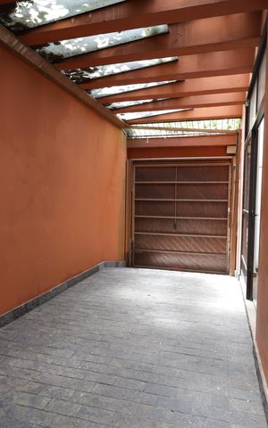 Casa à venda com 715m², 4 quartos e 8 vagasGaragem