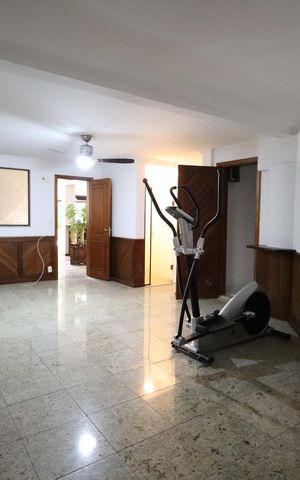 Casa à venda com 715m², 4 quartos e 8 vagasÁrea comum - Academia