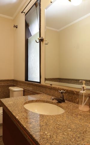 Casa à venda com 715m², 4 quartos e 8 vagasLavabo