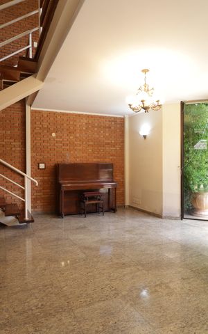 Casa à venda com 715m², 4 quartos e 8 vagasSala
