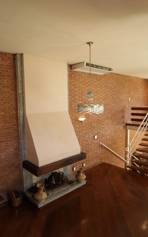Casa à venda com 715m², 4 quartos e 8 vagasSala