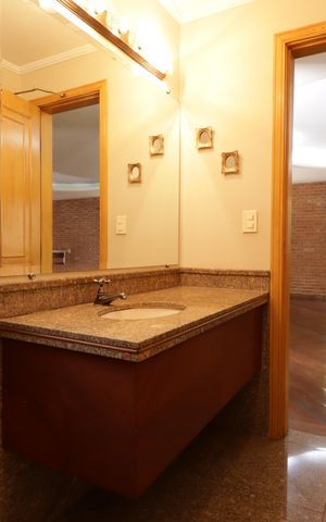 Casa à venda com 715m², 4 quartos e 8 vagasLavabo