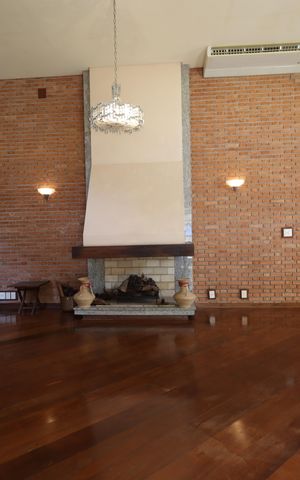Casa à venda com 715m², 4 quartos e 8 vagasSala