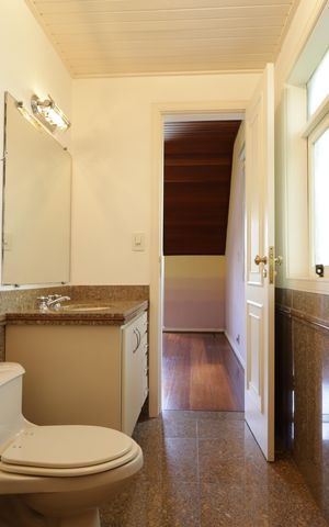 Casa à venda com 715m², 4 quartos e 8 vagasBanheiro da Suíte 4