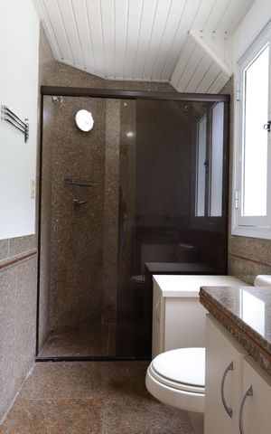 Casa à venda com 715m², 4 quartos e 8 vagasBanheiro da Suíte 3
