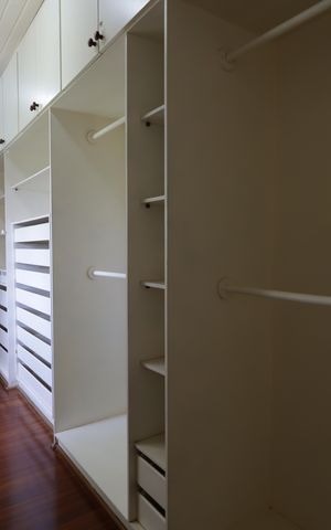 Casa à venda com 715m², 4 quartos e 8 vagasCloset da Suíte 1