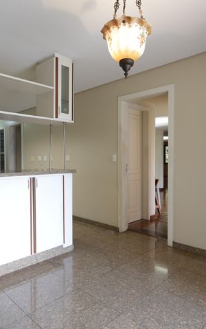 Casa à venda com 715m², 4 quartos e 8 vagasCopa