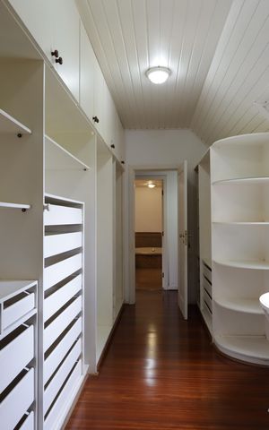 Casa à venda com 715m², 4 quartos e 8 vagasCloset da Suíte 1