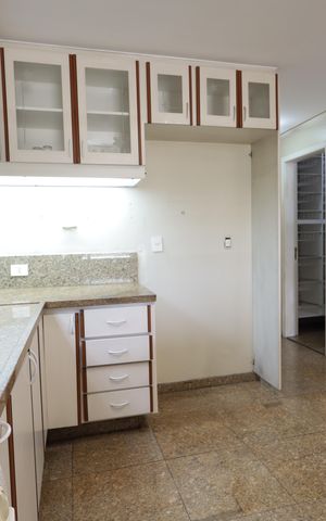 Casa à venda com 715m², 4 quartos e 8 vagasCozinha