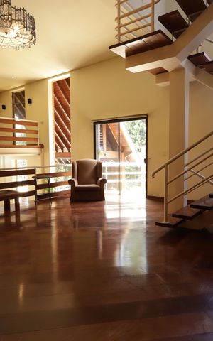 Casa à venda com 715m², 4 quartos e 8 vagasSala