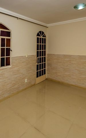 Casa à venda com 110m², 5 quartos e 1 vagaSala