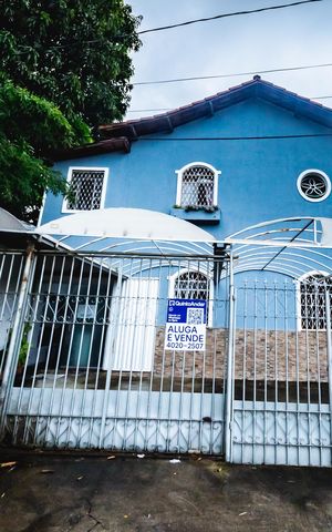 Casa à venda com 110m², 5 quartos e 1 vagaFachada