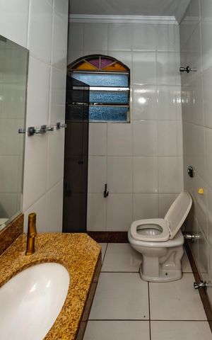 Casa à venda com 110m², 5 quartos e 1 vagaBanheiro da Suíte 2