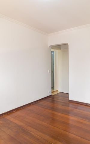 Apartamento à venda com 130m², 3 quartos e 2 vagas Apartamento à venda com 130m², 3 quartos e 2 vagasSuíte