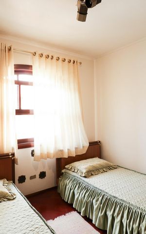 Casa à venda com 470m², 4 quartos e 7 vagas Casa à venda com 470m², 4 quartos e 7 vagasSuíte 1