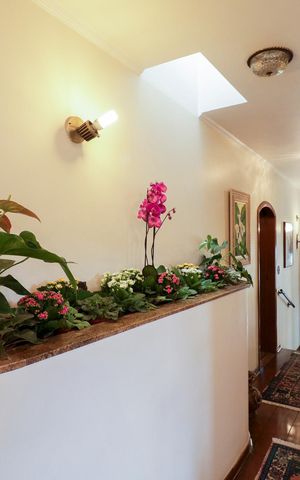 Casa à venda com 470m², 4 quartos e 7 vagas Casa à venda com 470m², 4 quartos e 7 vagasSala
