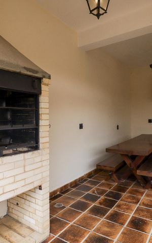 Casa à venda com 470m², 4 quartos e 7 vagas Casa à venda com 470m², 4 quartos e 7 vagasChurrasqueira